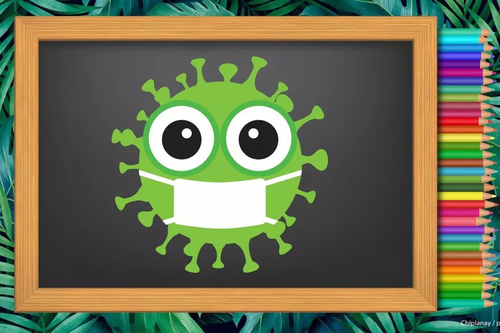 Coronaviruszeichnung mit Mundschutz auf einer Tafel